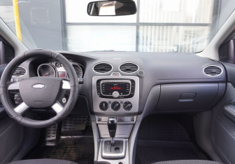 Подержанный автомобиль Ford Focus Wagon 2010 года (12 фото)