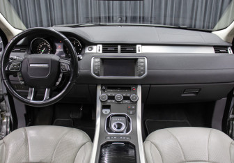 Подержанный автомобиль Land Rover Range Rover Evoque 2015 года (14 фото)