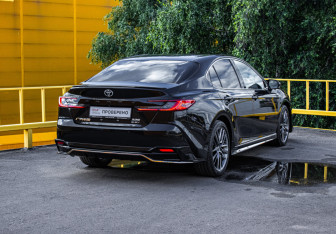 Подержанный автомобиль Toyota Camry Sedan 2026 года (4 фото)