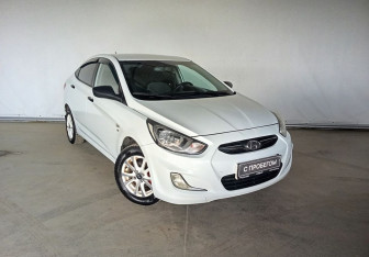 Подержанный автомобиль Hyundai Solaris Sedan 2014 года (3 фото)