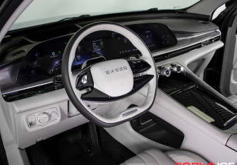 Подержанный автомобиль Exeed RX 2023 года (14 фото)