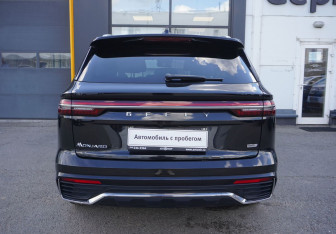 Подержанный автомобиль Geely Monjaro 2023 года (6 фото)