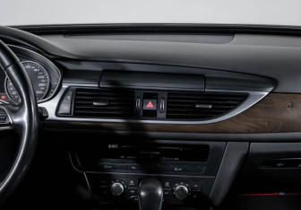 Подержанный автомобиль Audi A6 Sedan 2015 года (13 фото)