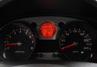 Подержанный автомобиль Nissan Qashqai 2008 года (11 фото)