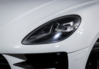 Подержанный автомобиль Porsche Macan 2019 года (16 фото)