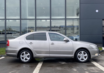 Подержанный автомобиль Skoda Octavia Liftback 2013 года (4 фото)