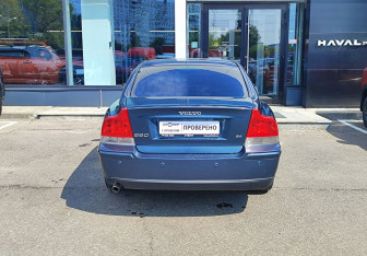 Подержанный автомобиль Volvo S60 2007 года (6 фото)