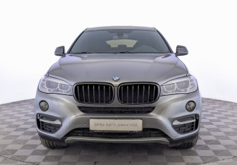 Подержанный автомобиль BMW X6 2019 года (2 фото)