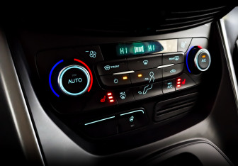 Подержанный автомобиль Ford Kuga 2018 года (27 фото)