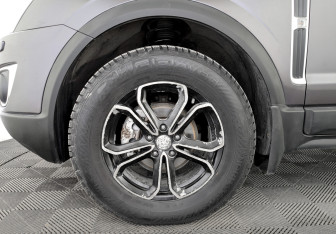 Подержанный автомобиль Opel Antara 2015 года (18 фото)