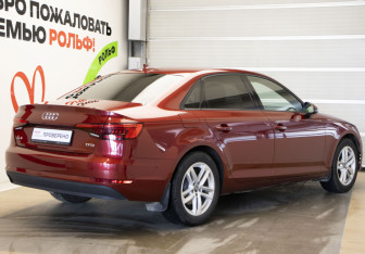 Подержанный автомобиль Audi A4 Sedan 2017 года (4 фото)