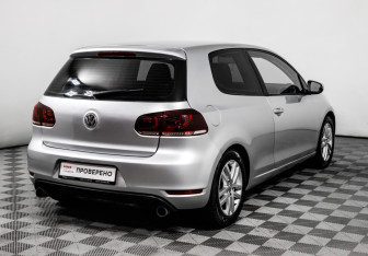 Подержанный автомобиль Volkswagen Golf Hatchback 2011 года (5 фото)