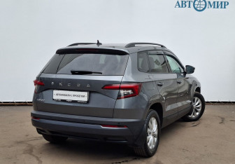 Подержанный автомобиль Skoda Karoq 2021 года (5 фото)
