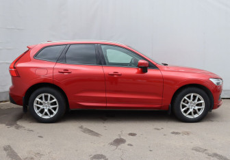 Подержанный автомобиль Volvo XC60 2020 года (7 фото)