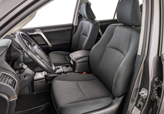 Подержанный автомобиль Toyota Land Cruiser Prado 2020 года (20 фото)