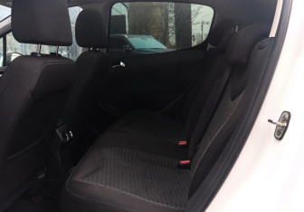 Подержанный автомобиль Peugeot 308 Hatchback 2012 года (10 фото)