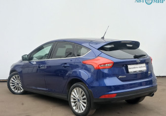 Подержанный автомобиль Ford Focus Hatchback 2015 года (7 фото)