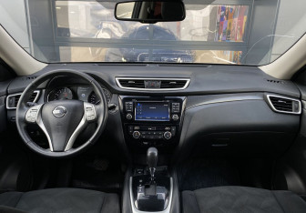 Подержанный автомобиль Nissan X-Trail 2017 года (12 фото)