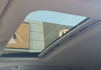 Подержанный автомобиль Audi A8 2014 года (21 фото)