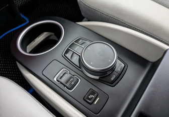 Подержанный автомобиль BMW i3 2018 года (27 фото)