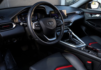 Подержанный автомобиль Kaiyi E5 2023 года (10 фото)