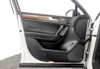 Подержанный автомобиль Volkswagen Touareg 2018 года (19 фото)