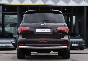 Подержанный автомобиль Infiniti QX56 2011 года (6 фото)