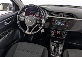 Подержанный автомобиль Kia Rio Hatchback 2021 года (25 фото)