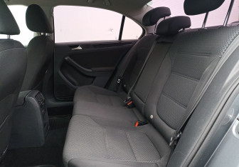 Подержанный автомобиль Volkswagen Jetta Sedan 2012 года (11 фото)