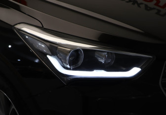 Подержанный автомобиль Hyundai Santa Fe 2017 года (32 фото)
