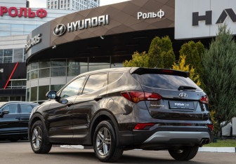 Подержанный автомобиль Hyundai Santa Fe 2015 года (5 фото)