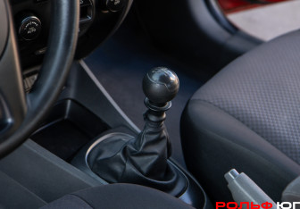 Подержанный автомобиль Kia Rio Sedan 2010 года (14 фото)