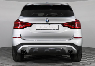Подержанный автомобиль BMW X3 2021 года (4 фото)