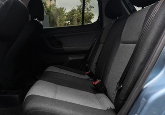 Подержанный автомобиль Skoda Fabia Hatchback 2010 года (8 фото)