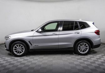 Подержанный автомобиль BMW X3 2018 года (8 фото)