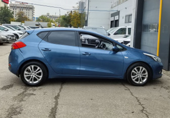 Подержанный автомобиль Kia Ceed Hatchback 2012 года (4 фото)