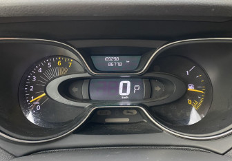 Подержанный автомобиль Renault Kaptur 2016 года (16 фото)