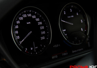 Подержанный автомобиль BMW X1 2018 года (9 фото)