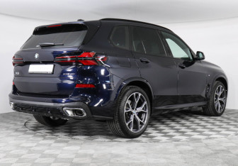 Новый BMW X5 2025 (4 фото)