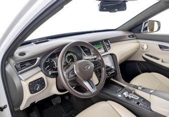 Подержанный автомобиль Infiniti QX50 2021 года (16 фото)