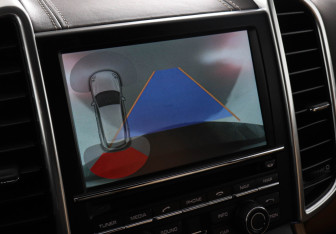 Подержанный автомобиль Porsche Cayenne 2014 года (13 фото)