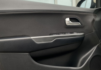 Подержанный автомобиль Kia Rio Sedan 2012 года (10 фото)
