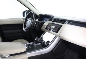 Подержанный автомобиль Land Rover Range Rover Sport 2019 года (9 фото)