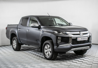 Подержанный автомобиль Mitsubishi L200 2021 года (3 фото)