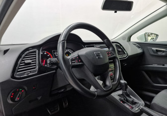 Подержанный автомобиль SEAT Leon Hatchback 2013 года (15 фото)