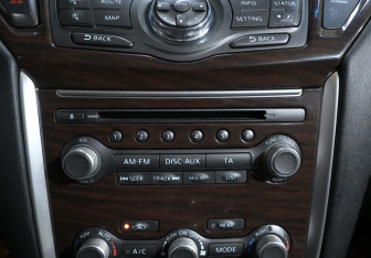 Подержанный автомобиль Nissan Pathfinder 2016 года (17 фото)