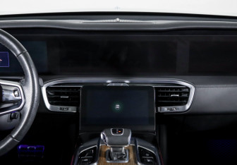 Подержанный автомобиль Hongqi E-HS9 2021 года (13 фото)