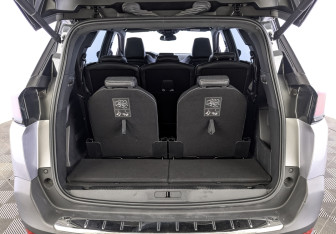 Подержанный автомобиль Peugeot 5008 Suv 2018 года (26 фото)