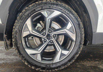 Подержанный автомобиль Geely Atlas 2023 года (20 фото)