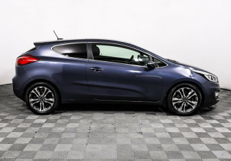 Подержанный автомобиль Kia Ceed Hatchback 2014 года (4 фото)